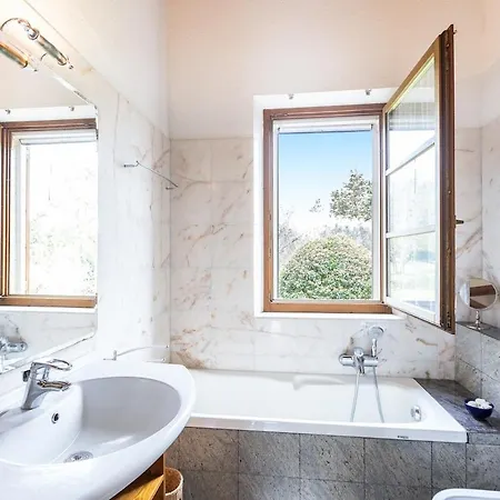 아파트 Paradiso - Piscina, Parcheggio E Privacy
